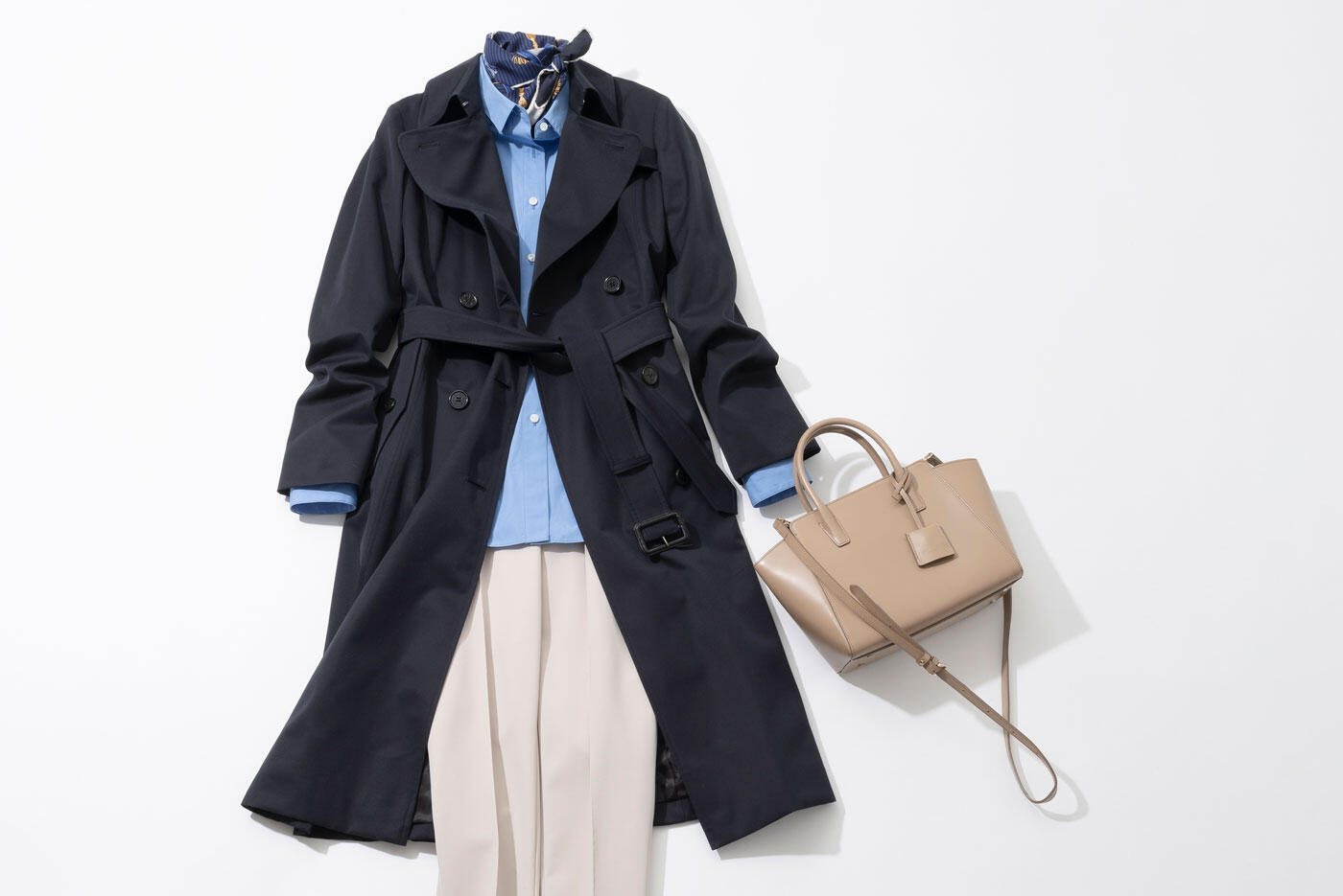 【AUTUMN&WINTER STYLING by 冨張 愛 #01】 紺色トレンチコートの着まわし3スタイル