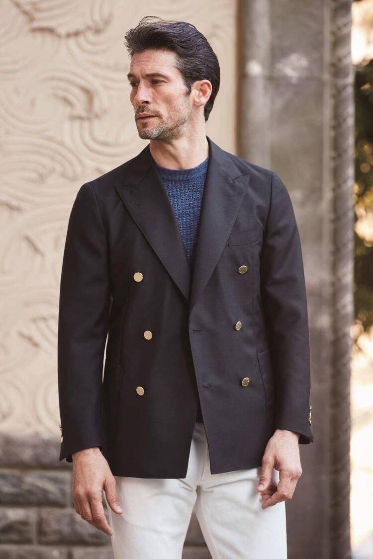 マッキントッシュ ロンドン 新時代の傑作ワードローブ #2「FEATHER-TECH PAC」「BREASY JACKET」「THE BLAZER」  - FEATURE - MACKINTOSH LONDON（マッキントッシュ ロンドン）公式オンラインストア