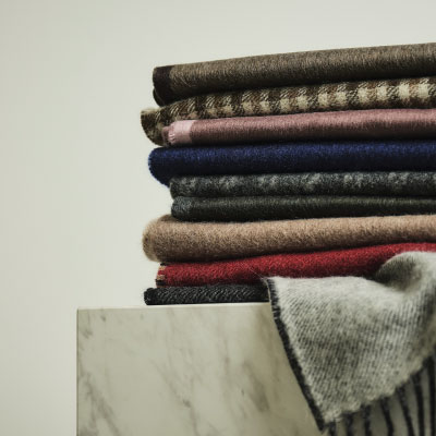 ギフトにも最適!プレミアム素材の特別なマフラー